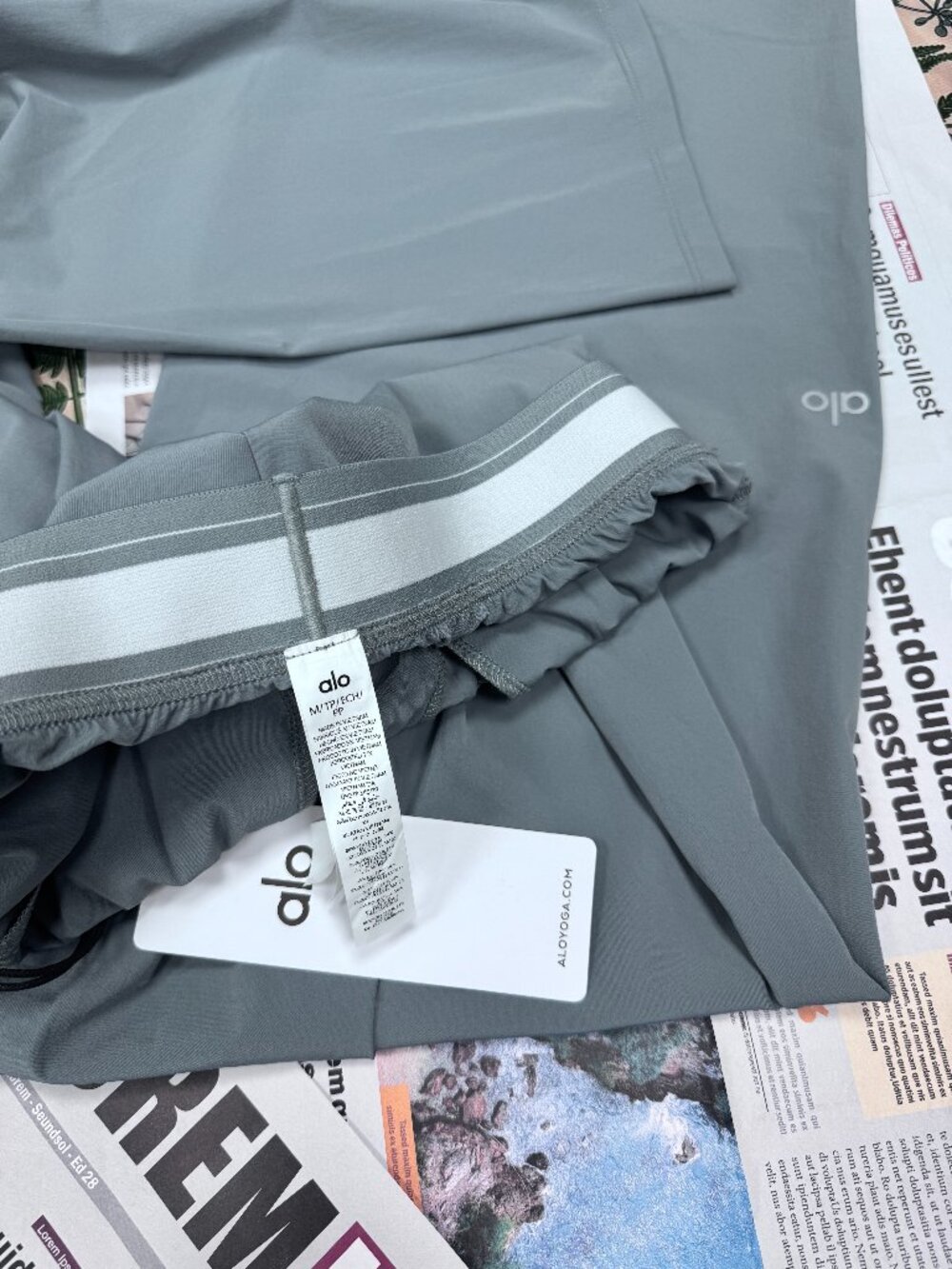 NWT Steel Grey 🍭 ALO Yoga Suit Up Trouser,High-waisted Casual (Regular)🍭 - Picture 6 of 6